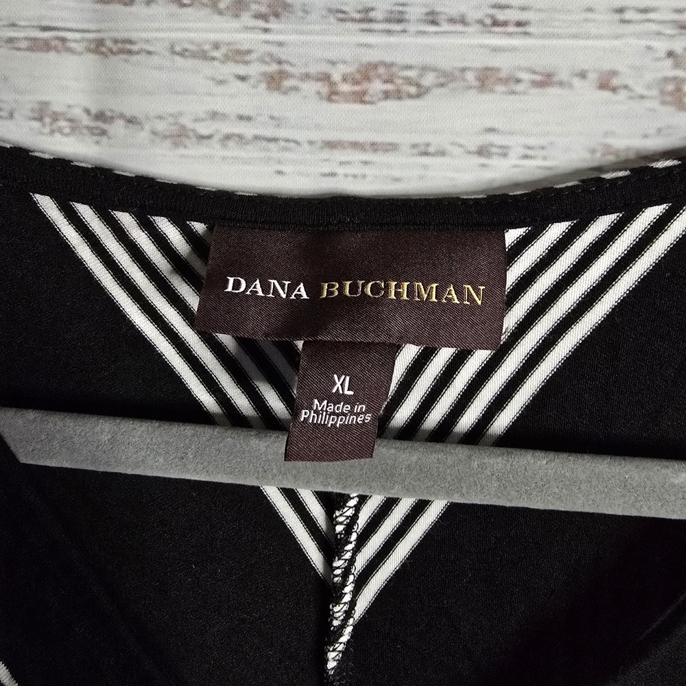 Dana Buchman Black and White Chevron V-Neck Top Women Size XL - Picture 2 of 4